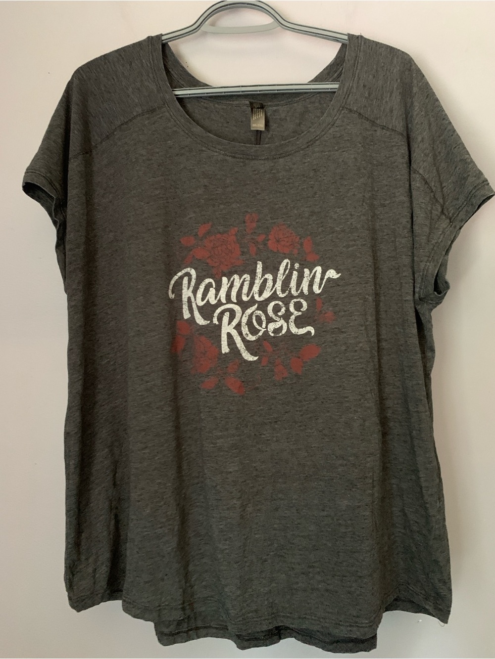 Denver Hayes Heather Gray 'Ramblin Rose' Short Sleeve Tee